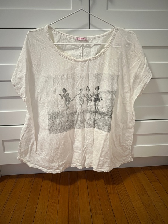 fresh produce Tops - fresh produce White Graphic Short Sleeve Kids Tee with Beach Photo